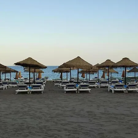 Beachfront In With Pool Daire Torremolinos